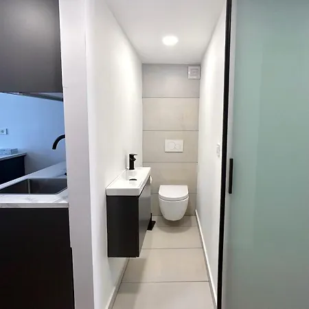 K-12 Loft Apartments *